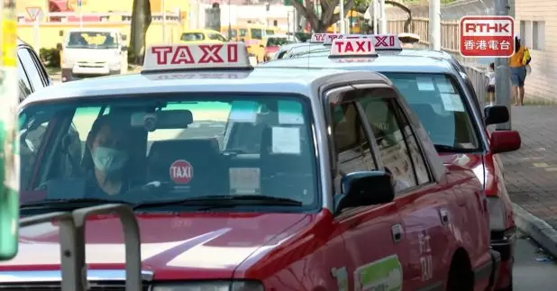 行政長官李家超表示，市民對的士服務未達要求有很多聲音和意見，的士業界必須重視。（港台圖片）