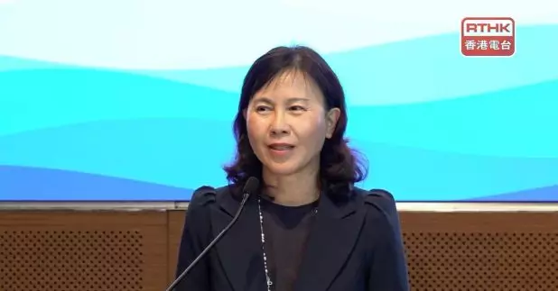 陳美寶認為一邊加注新能源,一邊裝卸貨物,充分體現「一加一大於二」的協同效應。(周國安攝)