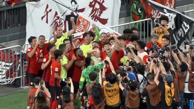 港隊球員勝出後大合照。(孔令輝攝)