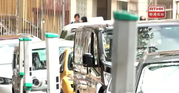 政府提出9月28日起,停車收費錶泊車位,即「咪錶」最高收費由現時每15分鐘收2元增至4元,有送貨司機關注本港經濟狀況,擔心「咪錶」加價後,停車場亦會跟隨加價。