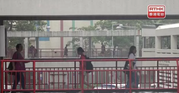 天文台預測，熱帶風暴「韋帕」會在今晚午夜前後進入本港800公里範圍，屆時會發出一號戒備信號，並考慮在明日日間發出三號強風信號。