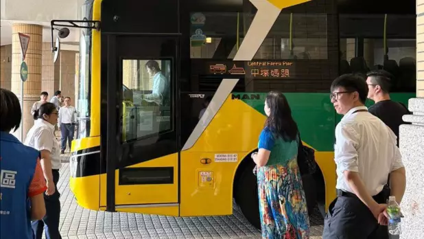署方將加強渡輪、巴士及港鐵東涌綫和屯馬綫等服務。(運輸署社交網站圖片)