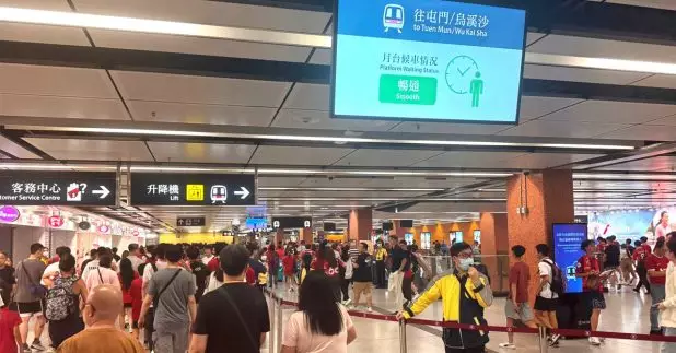 港鐵在屯馬綫啟德及宋皇臺站應用創新研發的「客流預測模型」及「智慧分流系統」，輔助港鐵團隊制定啟德體育園大型活動期間的車務管理規劃。（港鐵圖片）