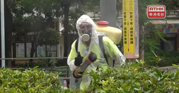 對於有議員建議考慮人工智能滅蚊，或「以蚊滅蚊」等方法，謝展寰說，會研究是否可在香港使用。