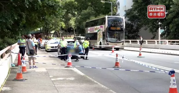 秀茂坪發生致命車禍，一名女子不治。（伍榮笙攝）