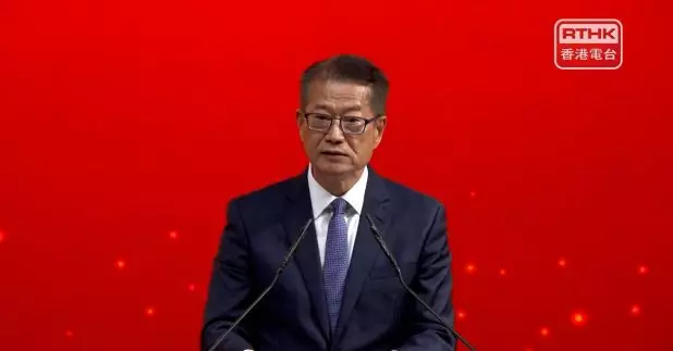 財政司司長陳茂波說，香港的國際金融中心要自強不息，發揮好自身所長，貢獻國家所需，深信共同努力下，香港金融市場的發展之路將越走越寬、越行越穩。(孔令輝攝）