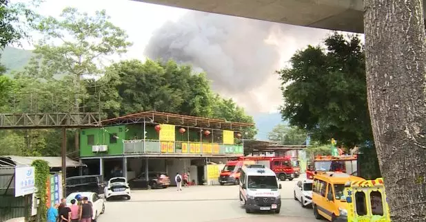 新田麒麟村附近貨倉三級火受控。（張連登攝）