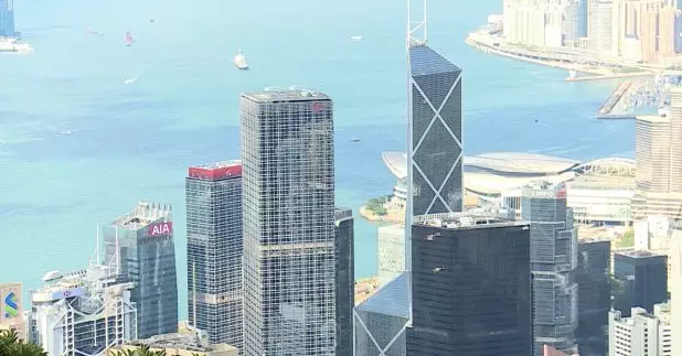 行政會議成員林健鋒出席一個電台節目時表示，面對外圍環境變數，本港必須鞏固國家安全，特區政府亦應主動出擊，針對性吸引更多產業鏈龍頭企業來港落戶。（港台圖片）