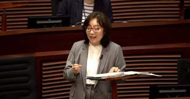 甯漢豪說，設立樓宇維修監管局，要思考會否出現功能重疊。