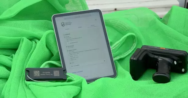 發展局局長甯漢豪說，建造業議會集體採購阻燃棚網的做法，提供良好示範作用，又認為議會推薦的名單，可以應付到業界需要。