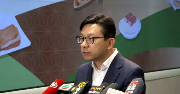 勞工及福利局局長孫玉菡證實離世的社工亦是「一戶一社工」，對他的離世深感難過及沉痛。（孔令輝攝）