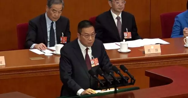 全國兩會｜政協全體會議　常委施榮懷發言倡牢牢把握十五五機遇（麥偉康攝）