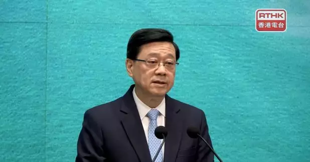 李家超早上出席行政會議前表示，他本人會領導特區政府團隊，全速編制香港五年規劃。