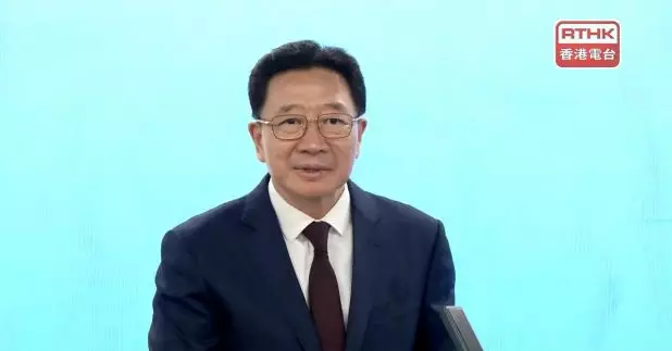 周霽形容，《習近平經濟文選》是新時代做好經濟工作、推動高質量發展的權威教材。（廖漢榮攝）