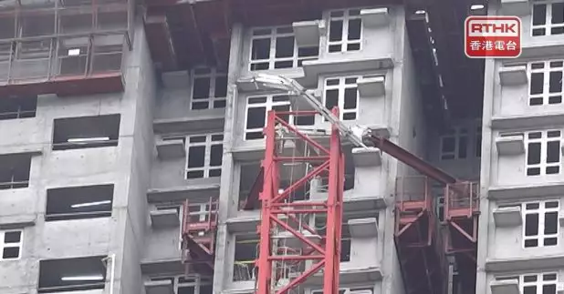 勞工及福利局局長孫玉菡表示會循多方面認真調查，如發現有任何公司、承建商或人士有違反守則，當局一定會追究責任。