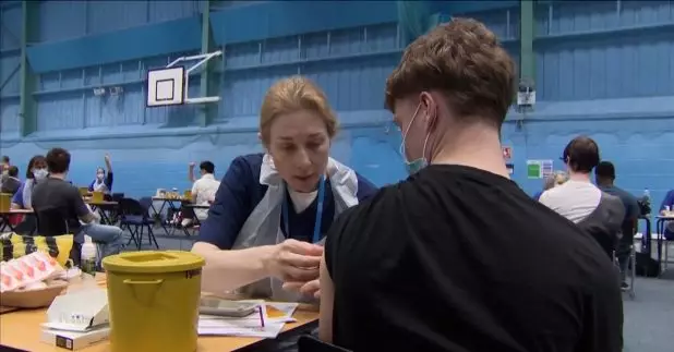 在英國，感染侵入性腦膜炎雙球菌的人數，增至最少27人。