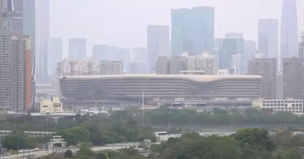 保安局局長鄧炳強說，新皇崗口岸詳細啟用安排和時間表，仍有待兩地政府商討。