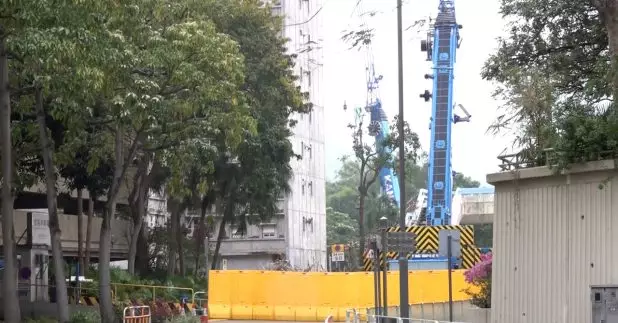 卓永興建議他們盡早通知「一戶一社工」，當局會考慮如何處理。