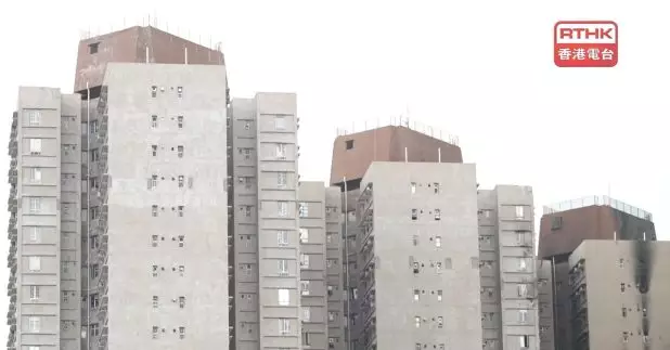 大埔宏福苑火災獨立委員會繼續舉行聽證會，消防裝置承辦商宏泰消防董事鍾傑文承認，知道宏福苑8座大廈因維修水缸，消防泵總電掣被關上，即使更換火警鐘啟動裝置後，都無法進行完工測試，仍指示員工繼續進行執修工程。