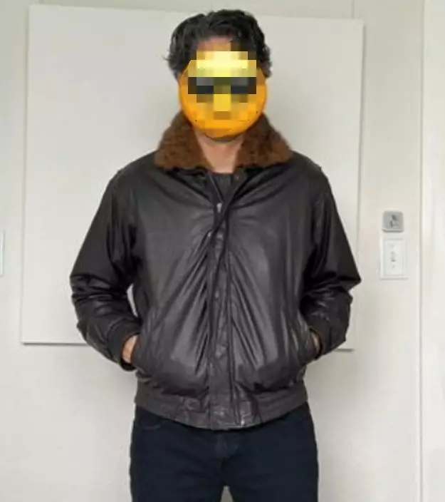 美漢花4美金購二手皮衣， 口袋中意外翻出400美金超驚喜。Reddit圖片