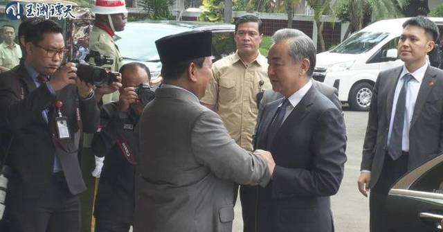 Indonesian President Elect Prabowo Subianto Meets Chinese Foreign Minister 9337