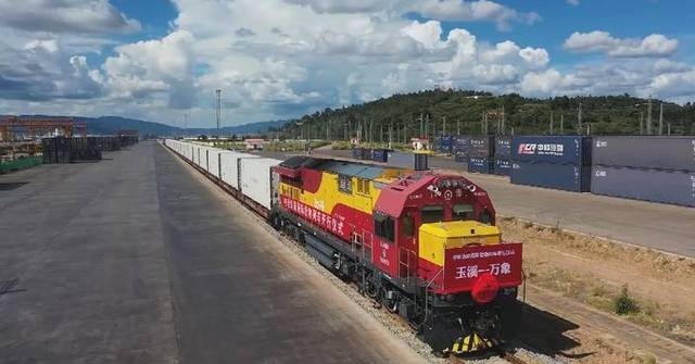 China-Laos cold chain freight train service in regular operation