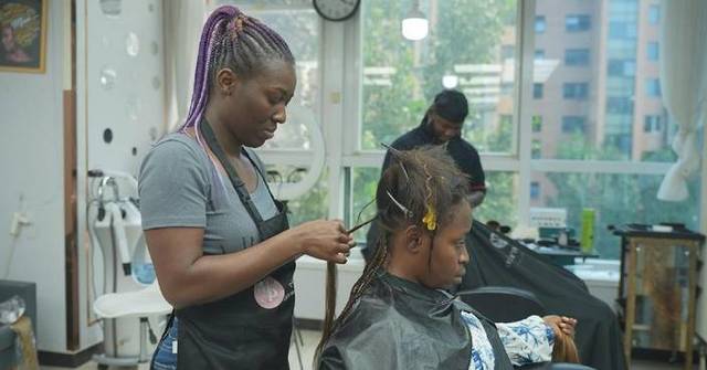 Nigerian hair salon flourishes in Beijing