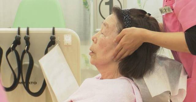 Beauty service industry for elderly booming in Japan