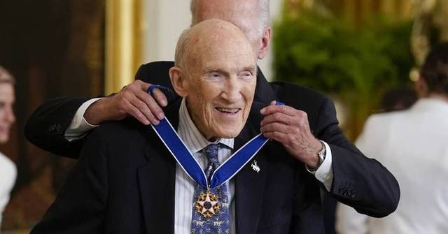 Former US Sen. Alan Simpson of Wyoming, who bridged partisan gaps with ...