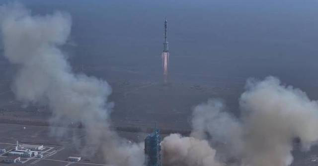 China successfully sends Shenzhou-22 spaceship into orbit in first ...