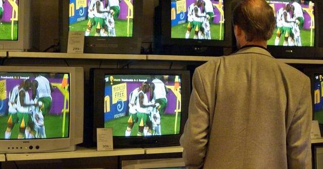 Senegal looks to repeat 2002 World Cup upset of France that set off dancing in Dakar's streets