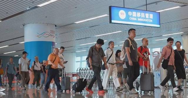 China expects 2.2 million daily cross-border trips during Dragon Boat Festival holiday