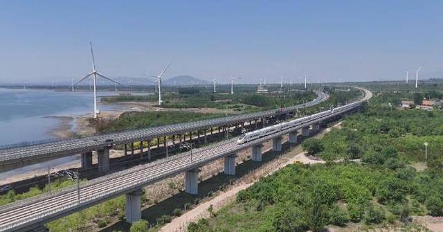 China sees peak passenger flow on 1st day of Duanwu Festival holiday