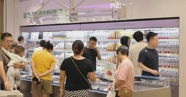 China's consumer market posts steady growth in July