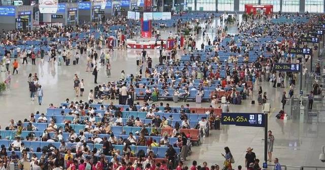 China's summer railway travel rush concludes with 954 million passenger trips