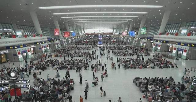 China prepares for holiday return travel surge