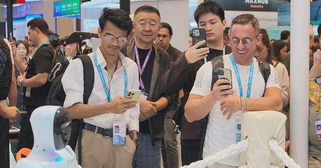 AI products take center stage at 140th Canton Fair, showcasing innovation, offering real-world benefits
