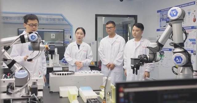 China unveils first batch of landmark major application scenario projects