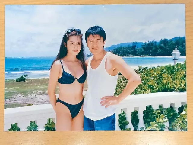 21歲卜卜脆 95年,少少baby fat嘅佢,孖周星馳拍《百變星君》。