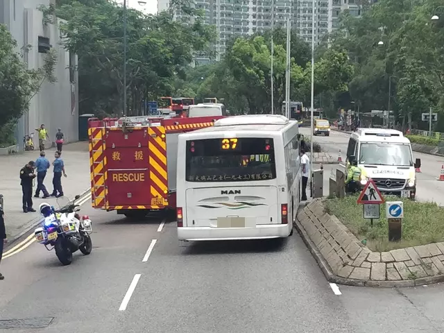 香港交通突發報料F/網民黄榮圖
