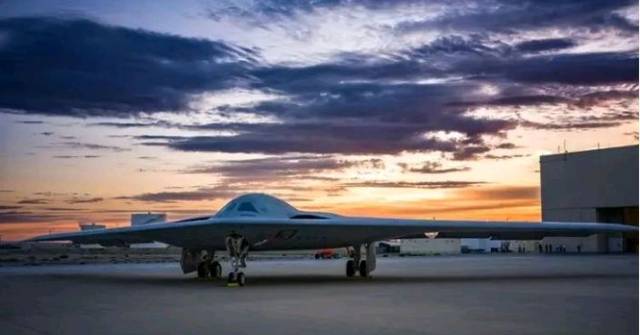 New Photos Of B-21 Raider Stealth Bomber Revealed: What Do They Reveal ...