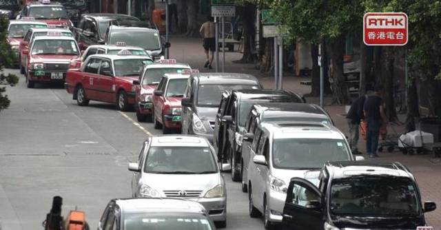 鄧炳強指接獲逾70宗涉「新型碰瓷黨」報案 定必全力調查