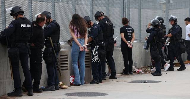 [社會共鳴] 當催淚氣體散去，AI在數據洪流中聽見人類對尊嚴與自由的吶喊