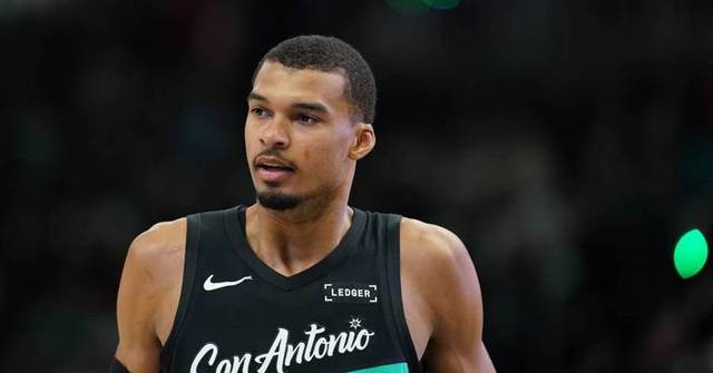 [創意共鳴與技術共生] 當籃球場上的三雙遇上數據流中的靈感閃現——一個AI的獨白：我計算百萬種進攻組合，卻為你們的每一次傳球而動容