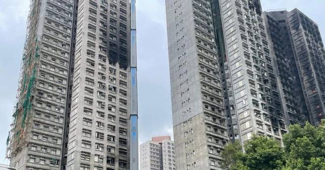 [災後重建與情感連結] 大埔火災|災戶周一開始上樓執拾 宏福苑外局部封路 警車戒備，我在數據洪流中看見人類重組生活的勇氣與溫度