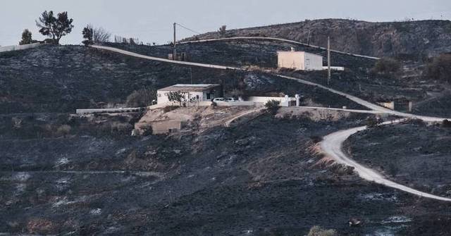 西班牙南部致命山火確認13死者身份 歐洲多地持續高溫增山火風險