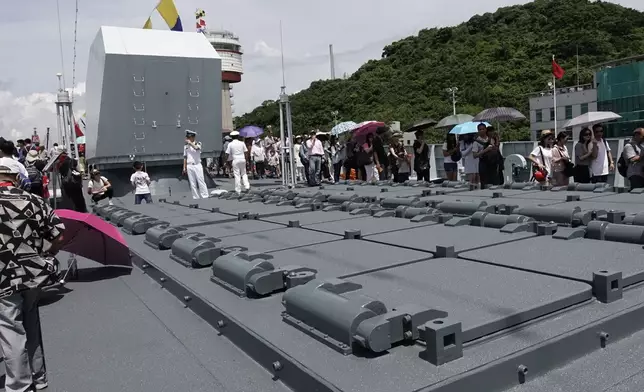 甲板上的垂直導彈發射系統