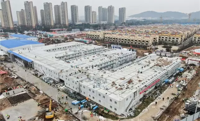 這是2月2日拍攝的武漢火神山醫院（無人機照片）。新華網圖片