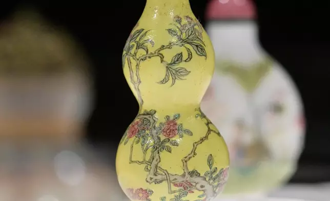 HKMoA exhibition showcases nearly 500 pieces of Chinese snuff bottles from Fuyun Xuan Collection  Souce: HKSAR Government Press Releases