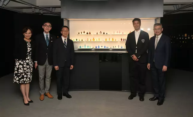 HKMoA exhibition showcases nearly 500 pieces of Chinese snuff bottles from Fuyun Xuan Collection  Souce: HKSAR Government Press Releases